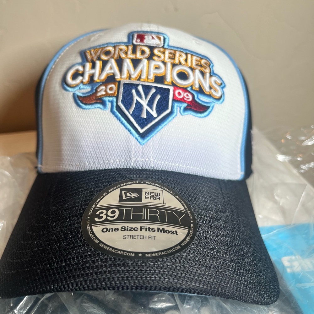 New Era 2009 World Series Champions Cap - Black, White, Gold
